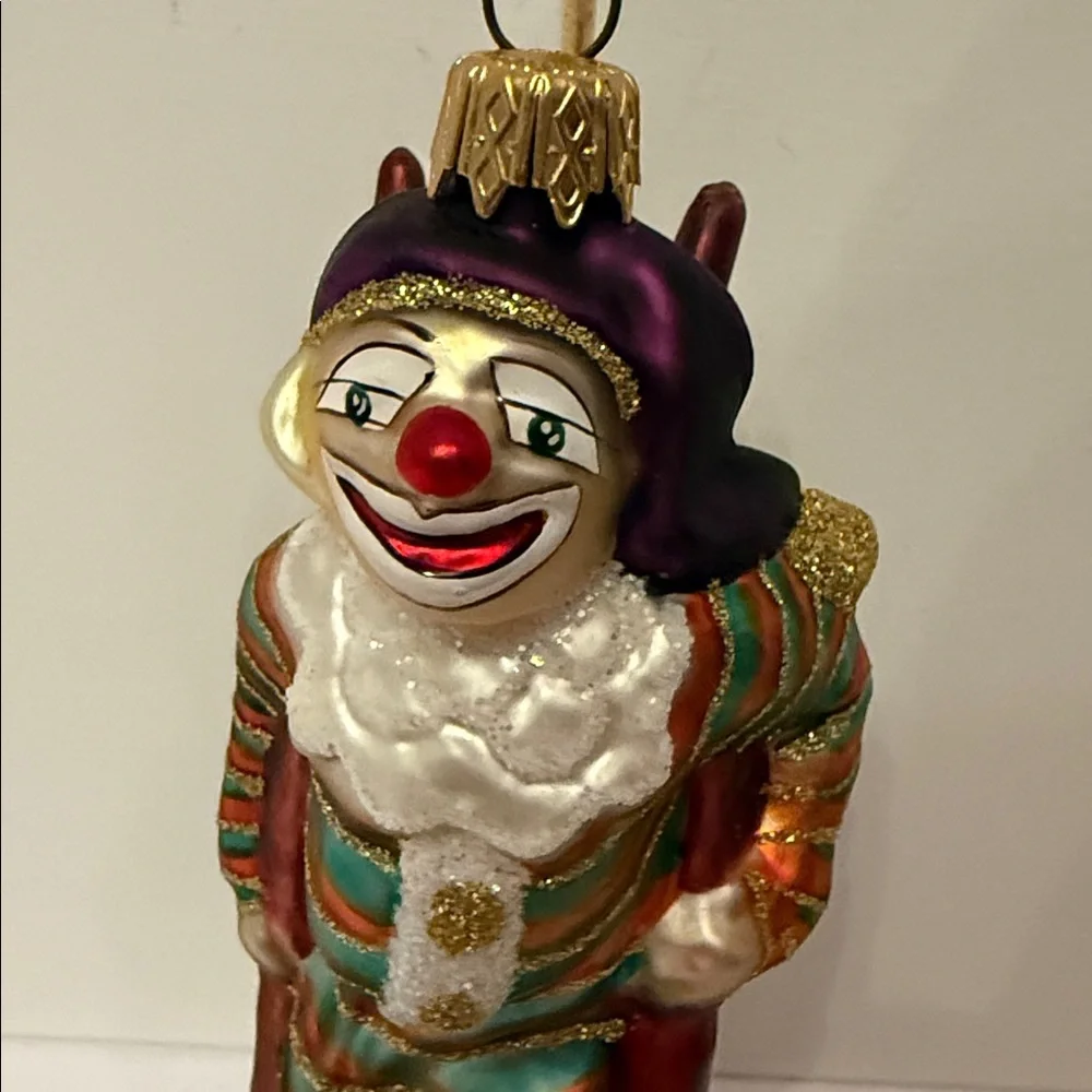 GERMAN HAMBURGER WEIHNACHTSKONTOR GLASS HOLIDAY ORNAMENT CLOWN ON STILTS MULTI